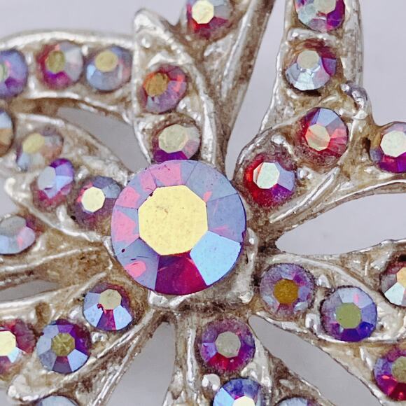 Mid Century AB Rhinestone Floral Brooch Silver Tone Textured Metal Vintage Pin - Picture 10 of 11